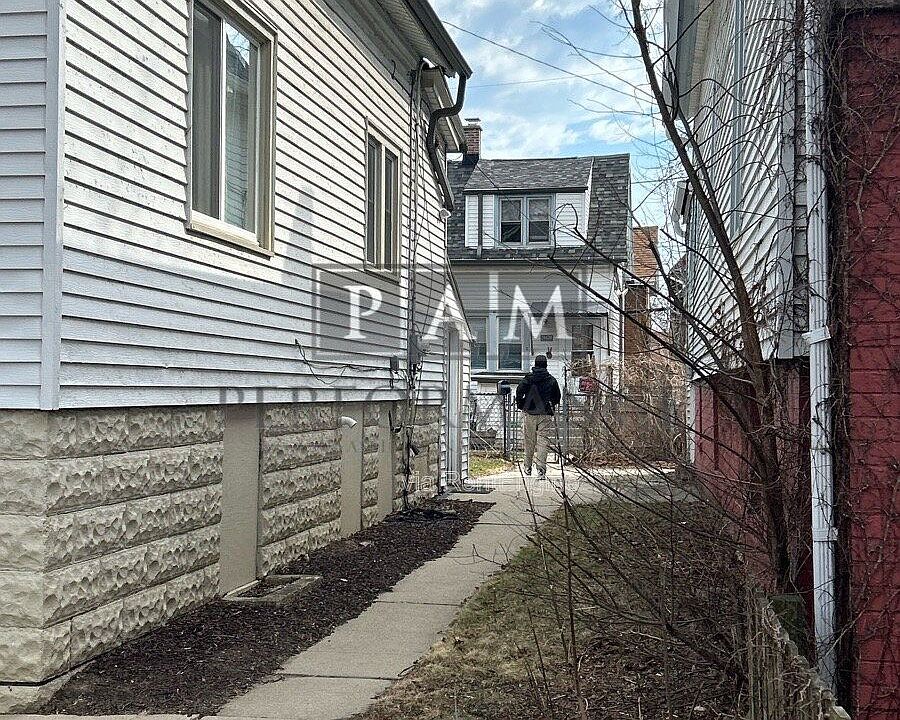 1st image of 2442 N Bremen St