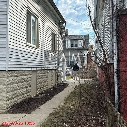 2442 N Bremen St Photo 1