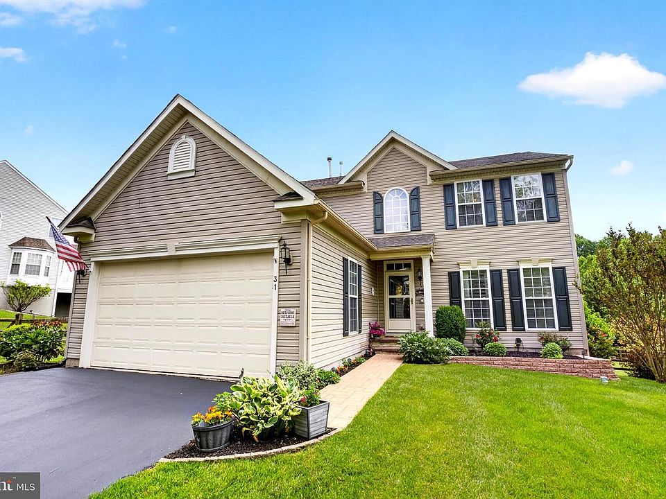 1st image of 31 Stanford Dr