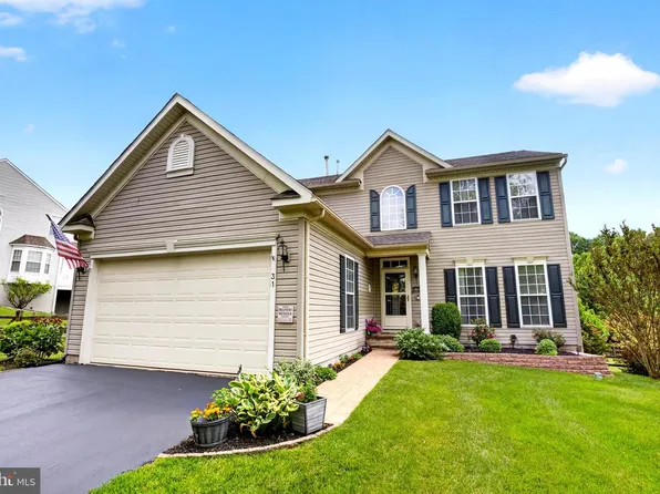 31 Stanford Dr, West Grove, PA 19390