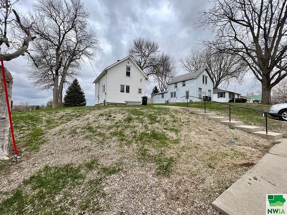 401 Elm St, Moville, IA 51039 MLS 820629 Zillow