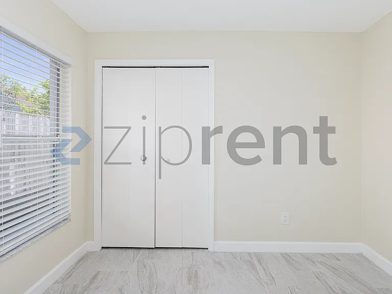 5425 Wood Crossing St — Photo 9