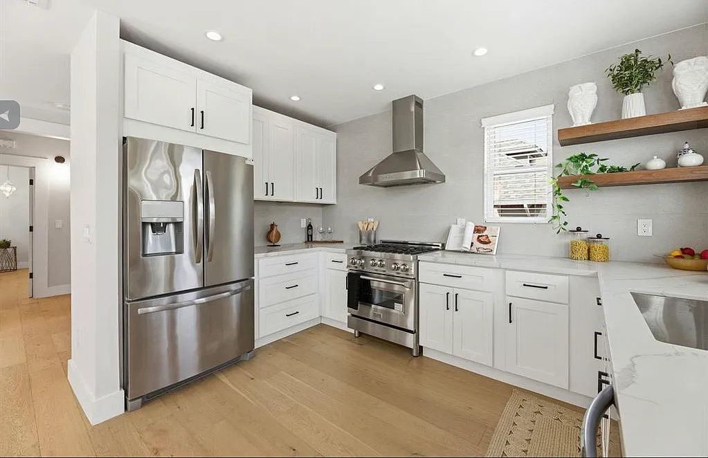 2 bed, 1000 sqft, $4,500 — Photo 4