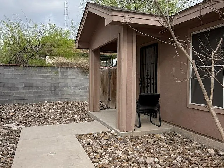 1787 Calle Ginebra — Photo 2