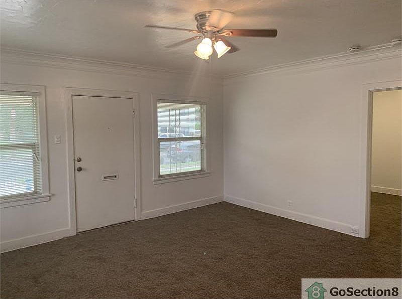 1st image of 1153 W 39th St #1153