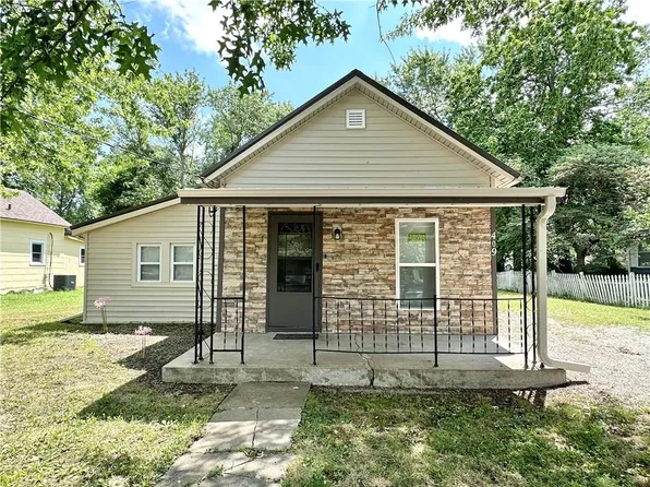 409 W College St, Butler, MO 64730