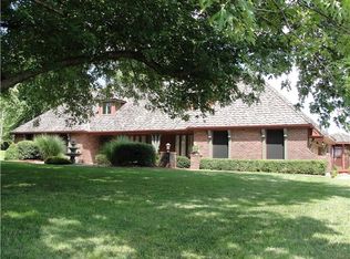 1909 Woodlawn St, Pleasant Hill, MO 64080