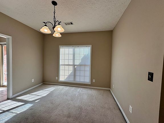 5th image of 68 Brentwood Dr