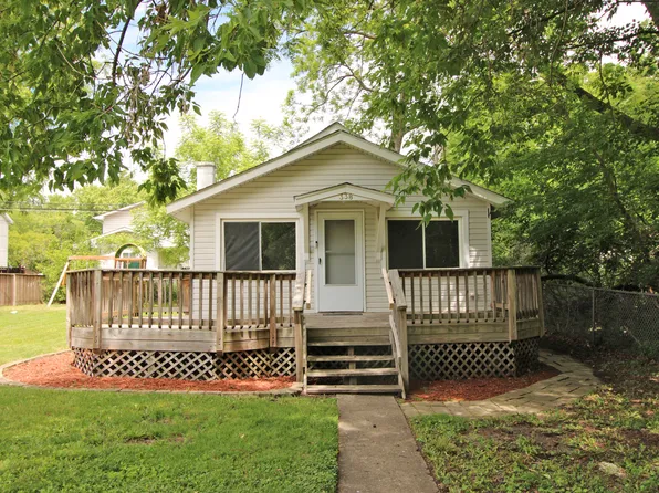 338 E Lakeview Ave, Round Lake Beach, IL 60073