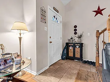 1016 W Bay Ave — Photo 5
