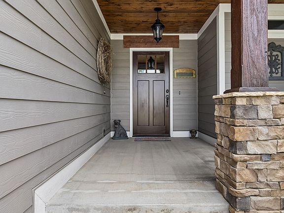 4th image of 229 Running Oak Dr
