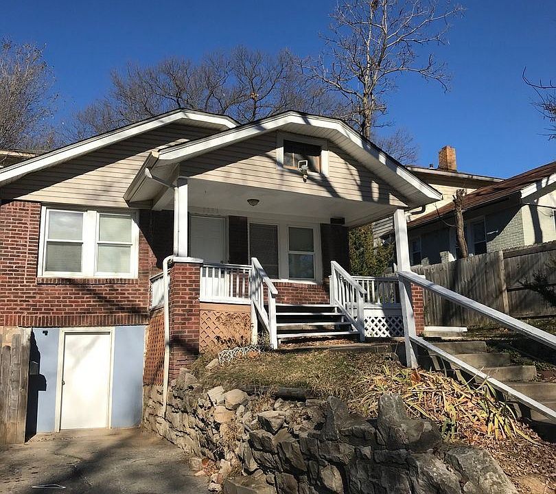 1st image of 2504 Everett Ave