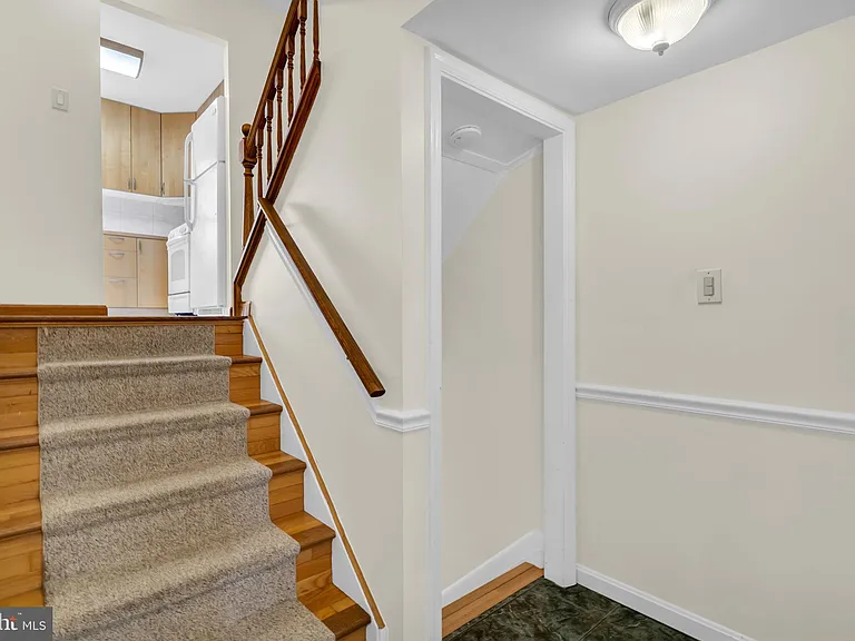 606 Northcliffe Dr — Photo 6