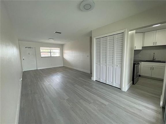4th image of 3930 Crystal Lake Dr APT 315