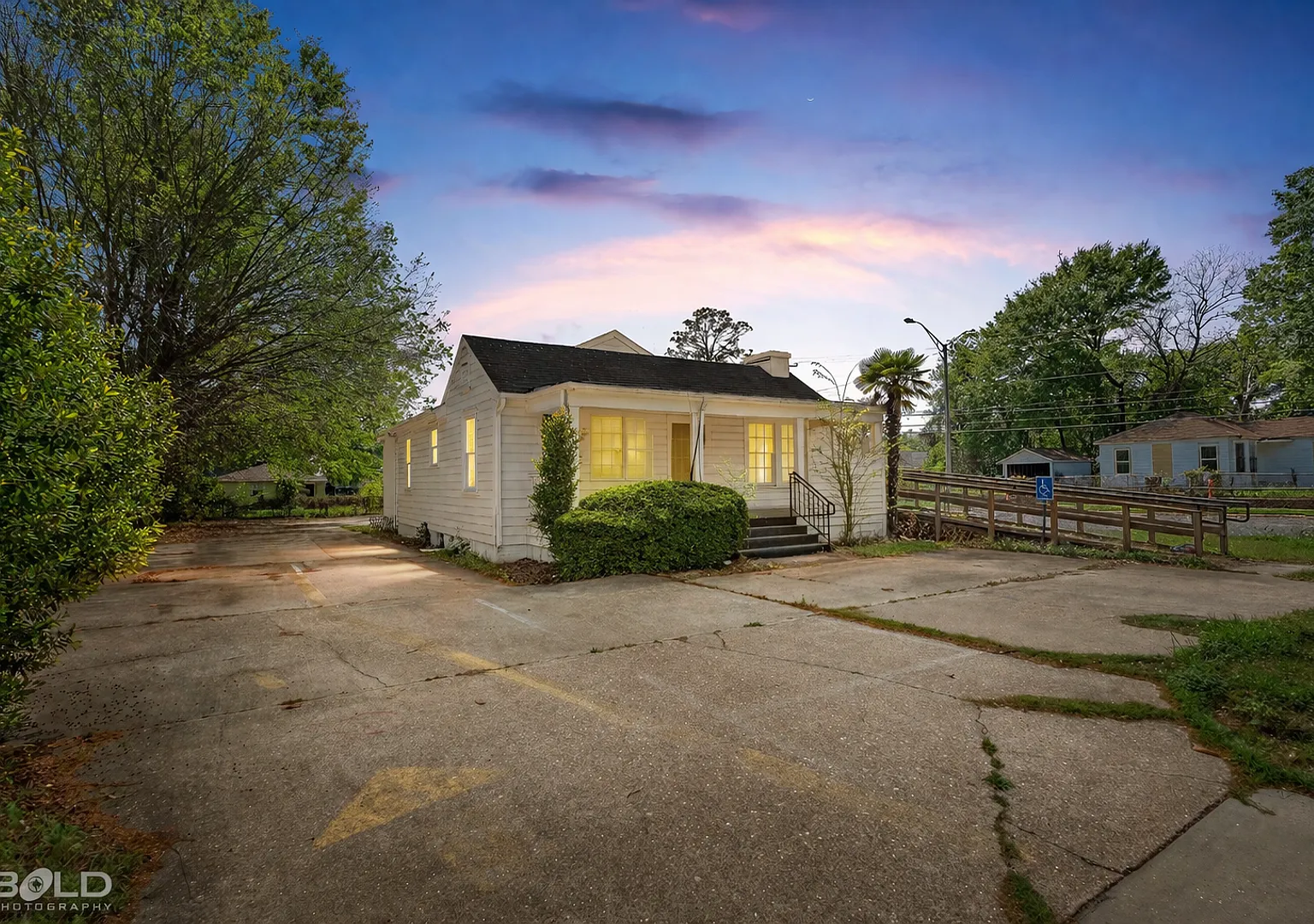 Commercial Property Available — Photo 1