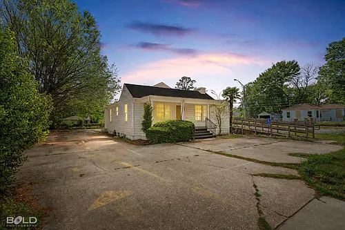 2661 Murray St Photo 1