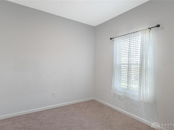4th image of 4000 Summit Ct