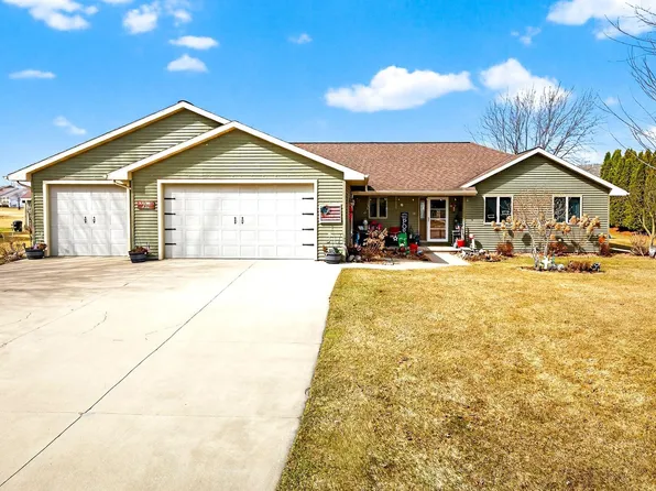 426 Wooden Shoe Cir, Kaukauna, WI 54130