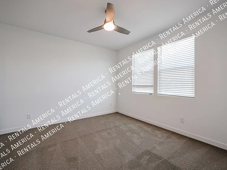 1051 E Armstrong Way — Photo 42