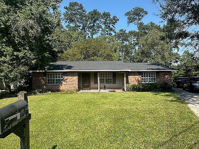 New Roof, A/C, Floors, W/H