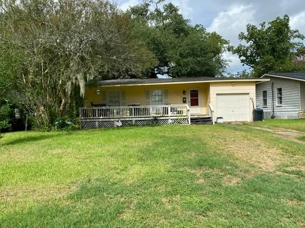 603 Winding Way, Lake Jackson, TX 77566