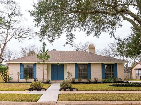 408 Broadmoor St, Friendswood, TX 77546