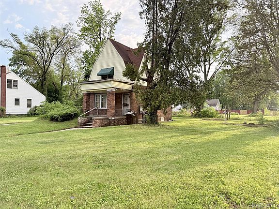2nd image of 17245 Evergreen Rd