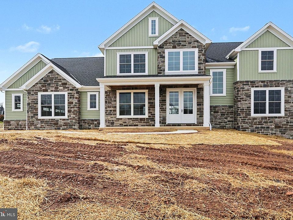 1st image of 407 Willow Oak Dr