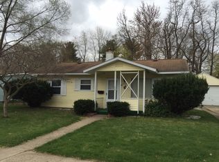 1242 Barclay Dr, Kalamazoo, MI 49004