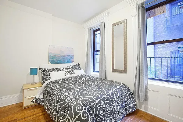 Rented by Avenues Real Estate | media 10