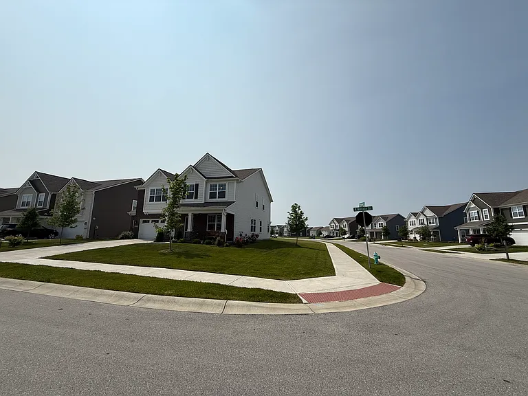 10815 Arendale Dr — Photo 2
