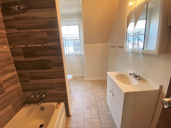 5th image of 425 N Negley Ave APT 5