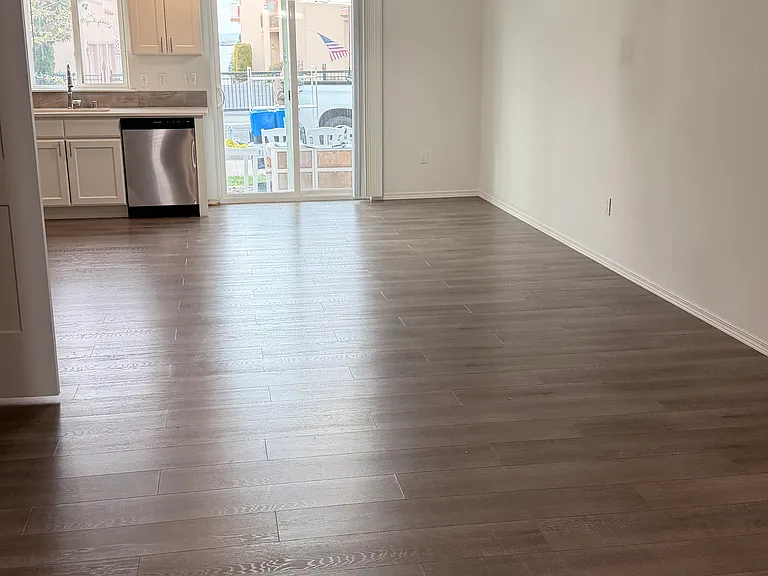 2637 W Marina Dr #8 — Photo 2