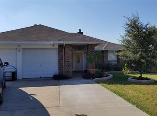 2312 Dawn Ct, Fort Worth, TX 76133