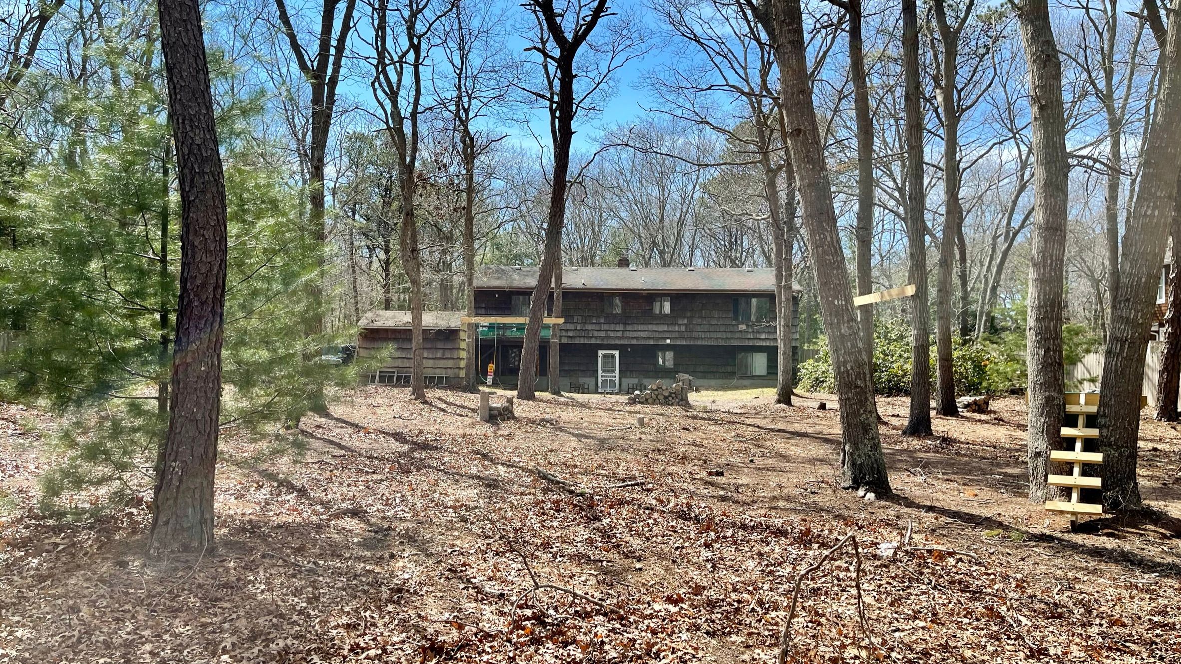 11 Bathgate Rd, Wainscott, NY 11937 Out East