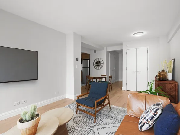 340 East 51st Street image 3 of 13