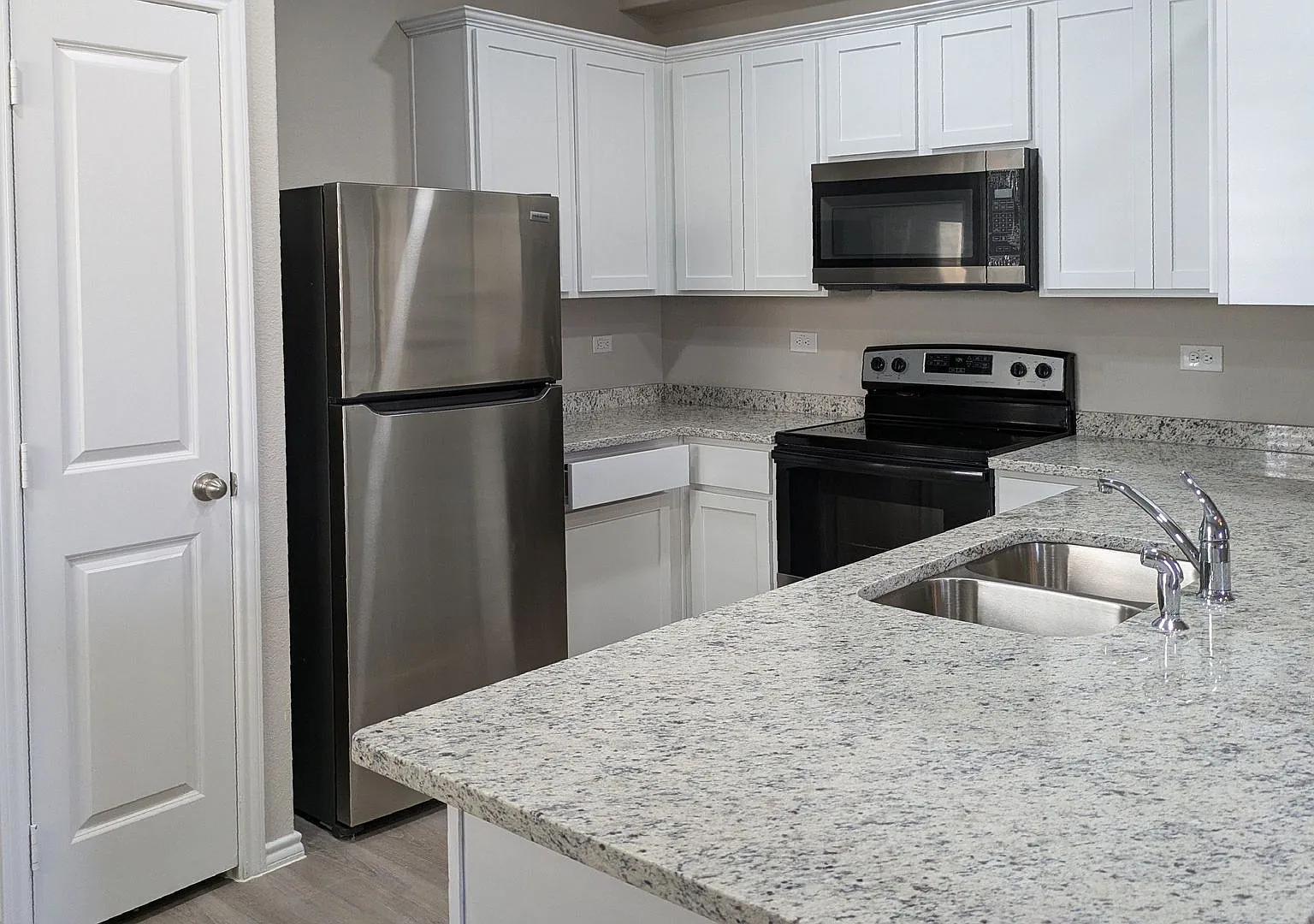 5330 Lisa Point #1 — Photo 3