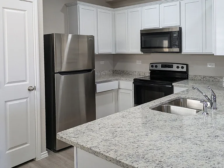 5330 Lisa Point — Photo 3