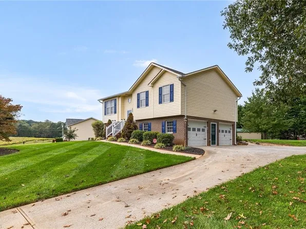 4097 Bowens Rd, Tobaccoville, NC 27050