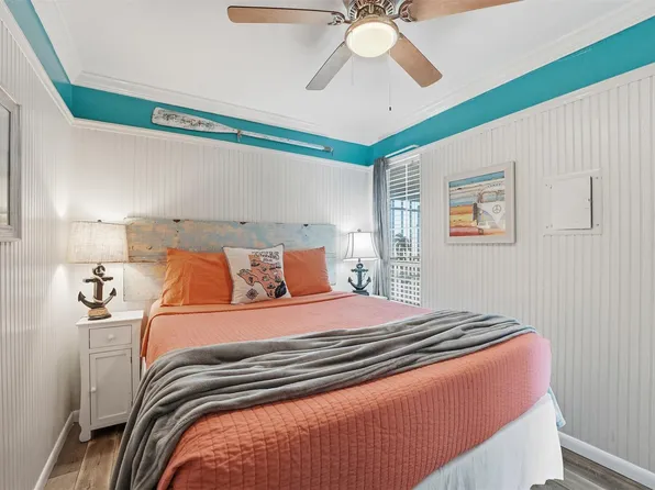 6300 Seawall Blvd #3330, Galveston, TX 77551