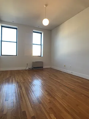 Rented by City Vista Inc | media 32