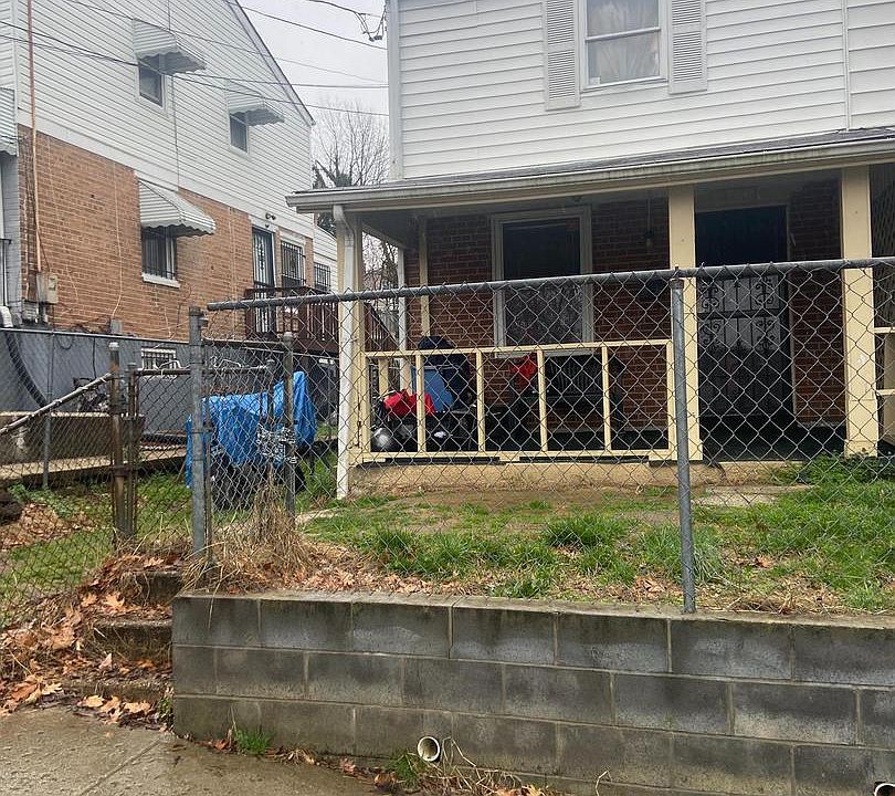2nd image of 815 50th Pl NE