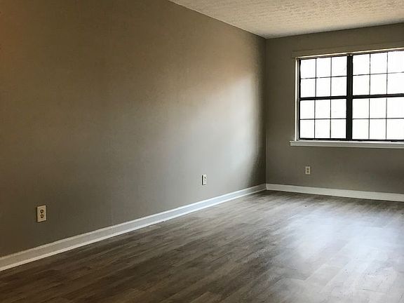 3rd image of 625 South St