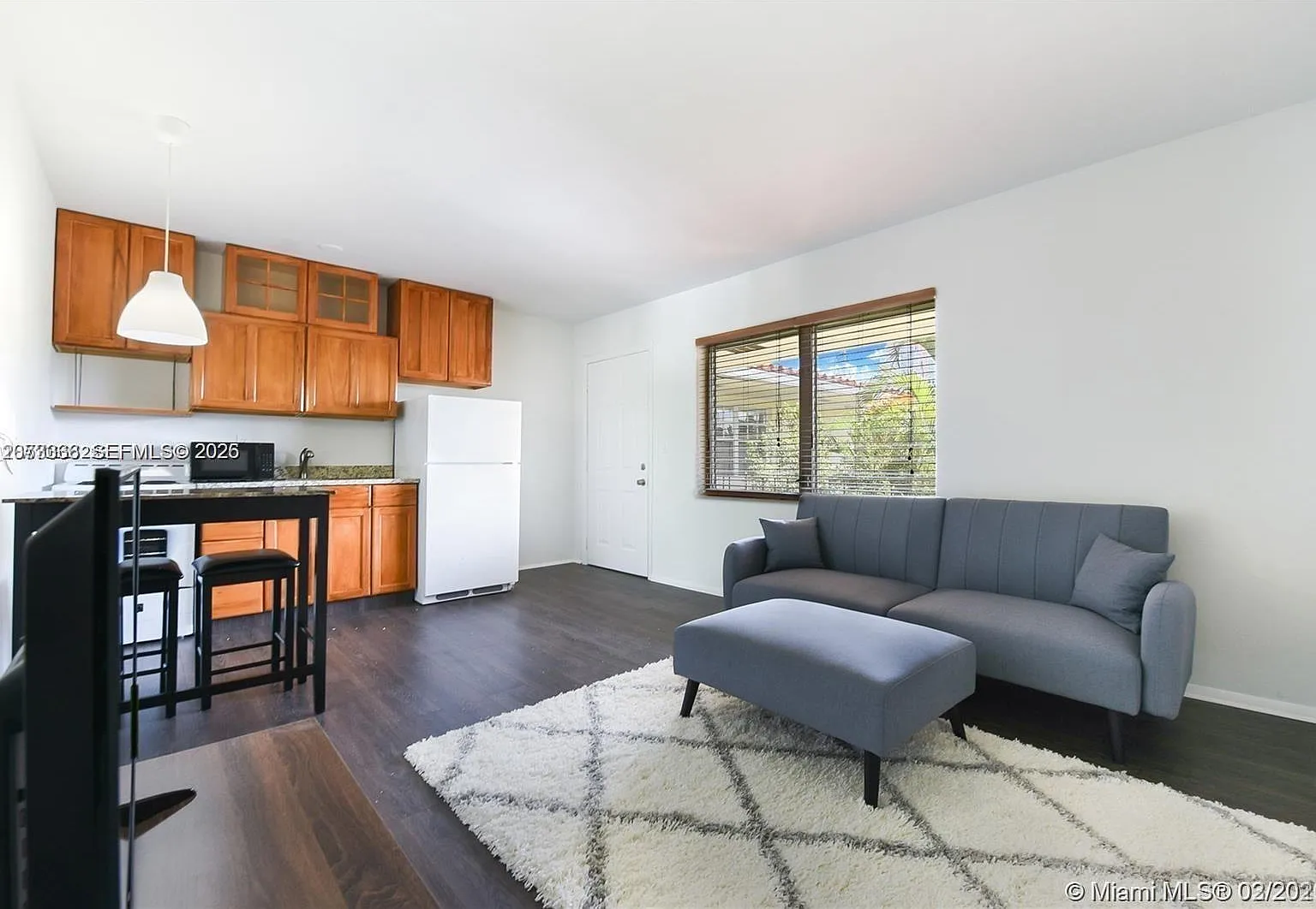 345 Michigan Ave — Photo 1
