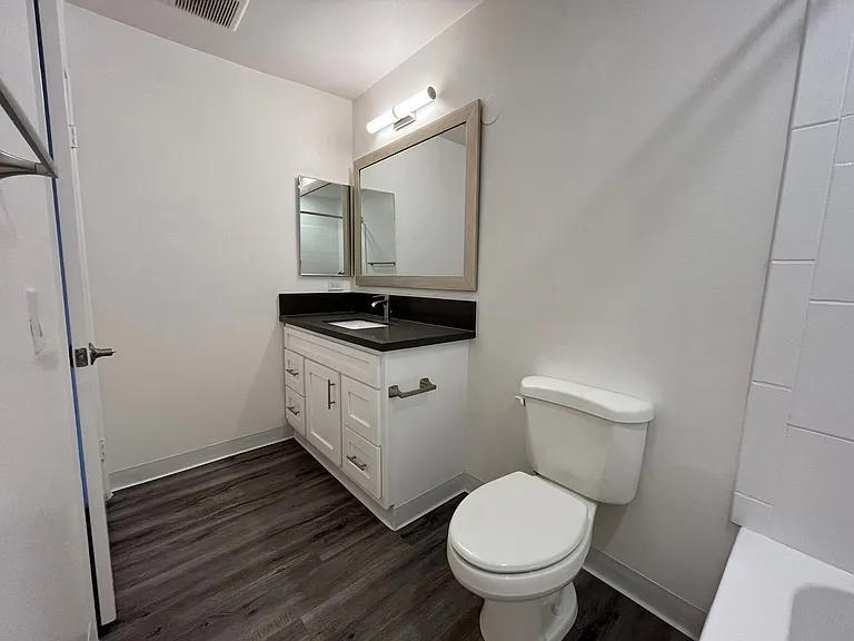 1223 Federal Ave — Photo 74