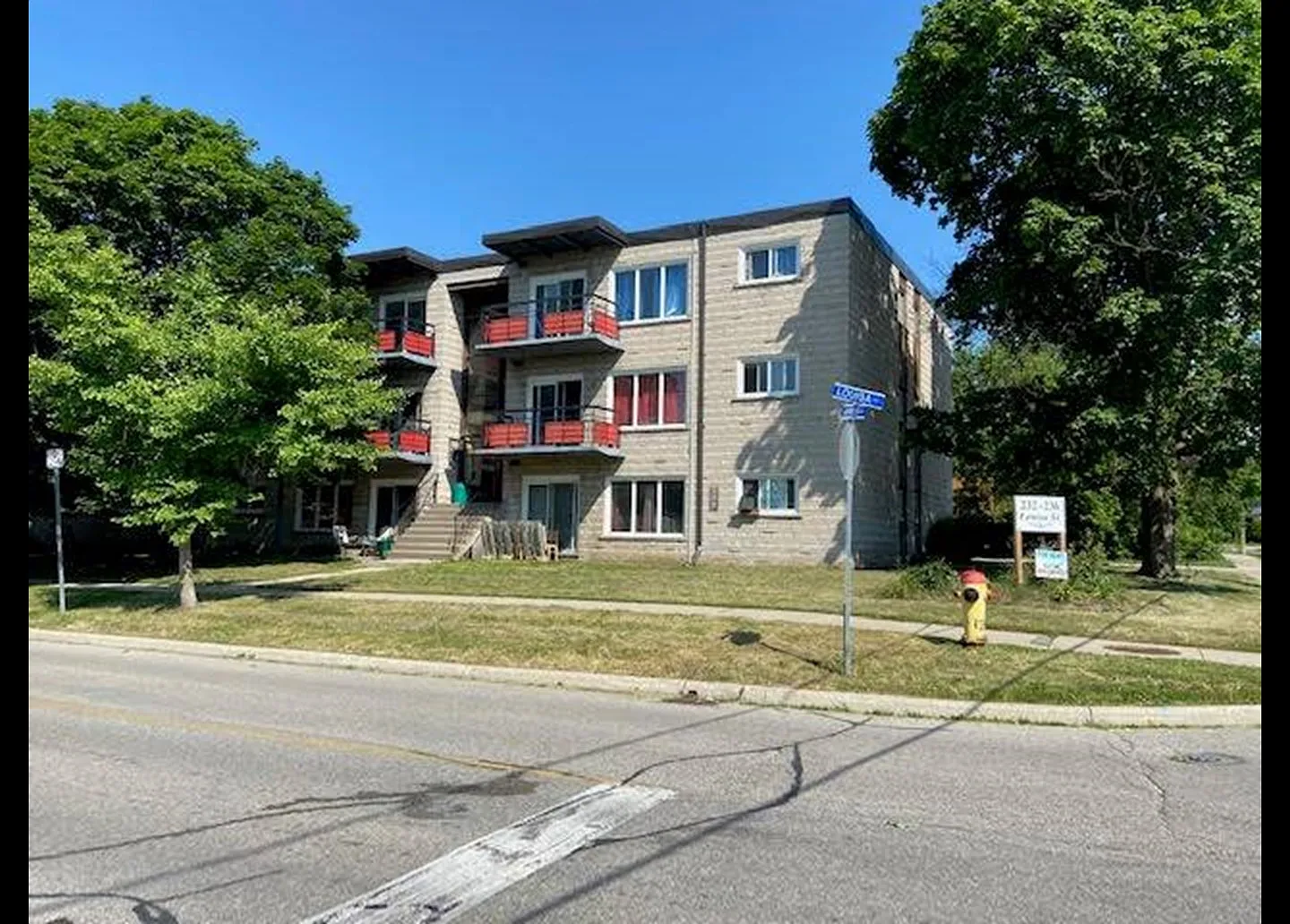 232 Louisa Street Kitchener — Photo 1