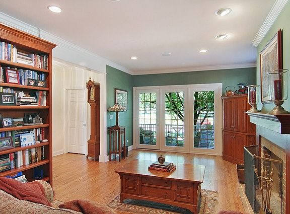 5th image of 430 W Hickory St