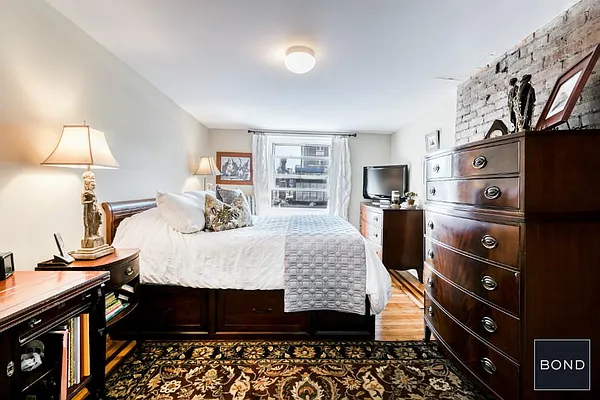 Rented by Bond New York | media 35