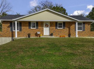 212 Meadowlake Dr, Mexico, MO 65265