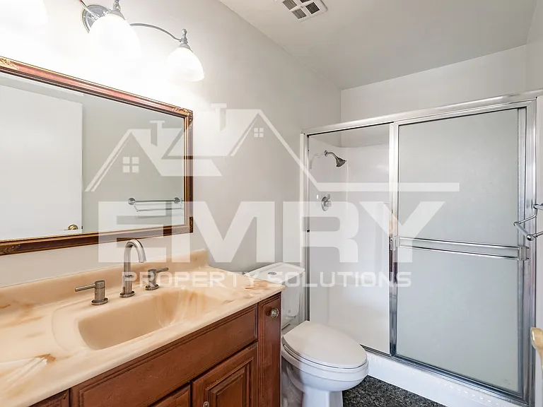 9781 S Karmont Ave — Photo 32